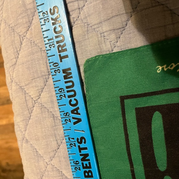 Valentina fiore Green and Black Geometric Scarf - Picture 4 of 5